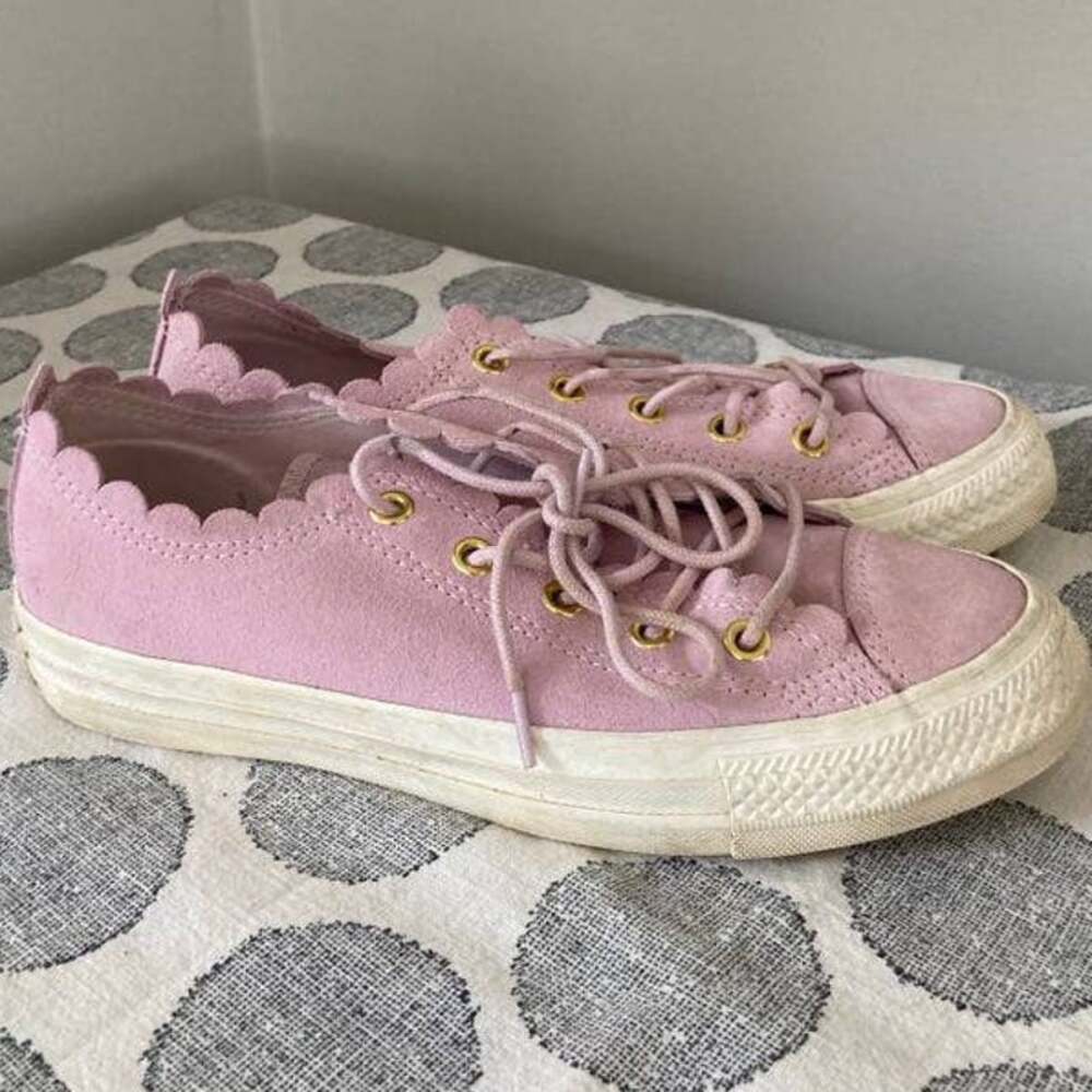 Converse All Star Chuck Taylor Frilly Thrills Suede Sneakers Size 6